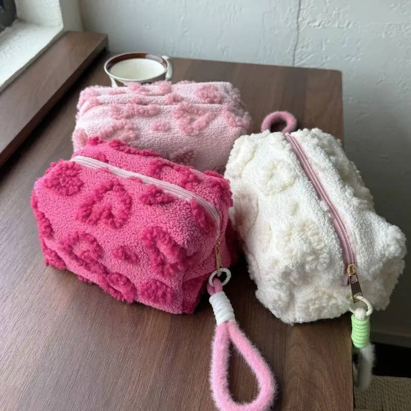 Love Puff quilted beauty bag