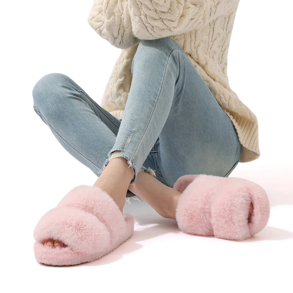 CloudCuddle plush house slippers